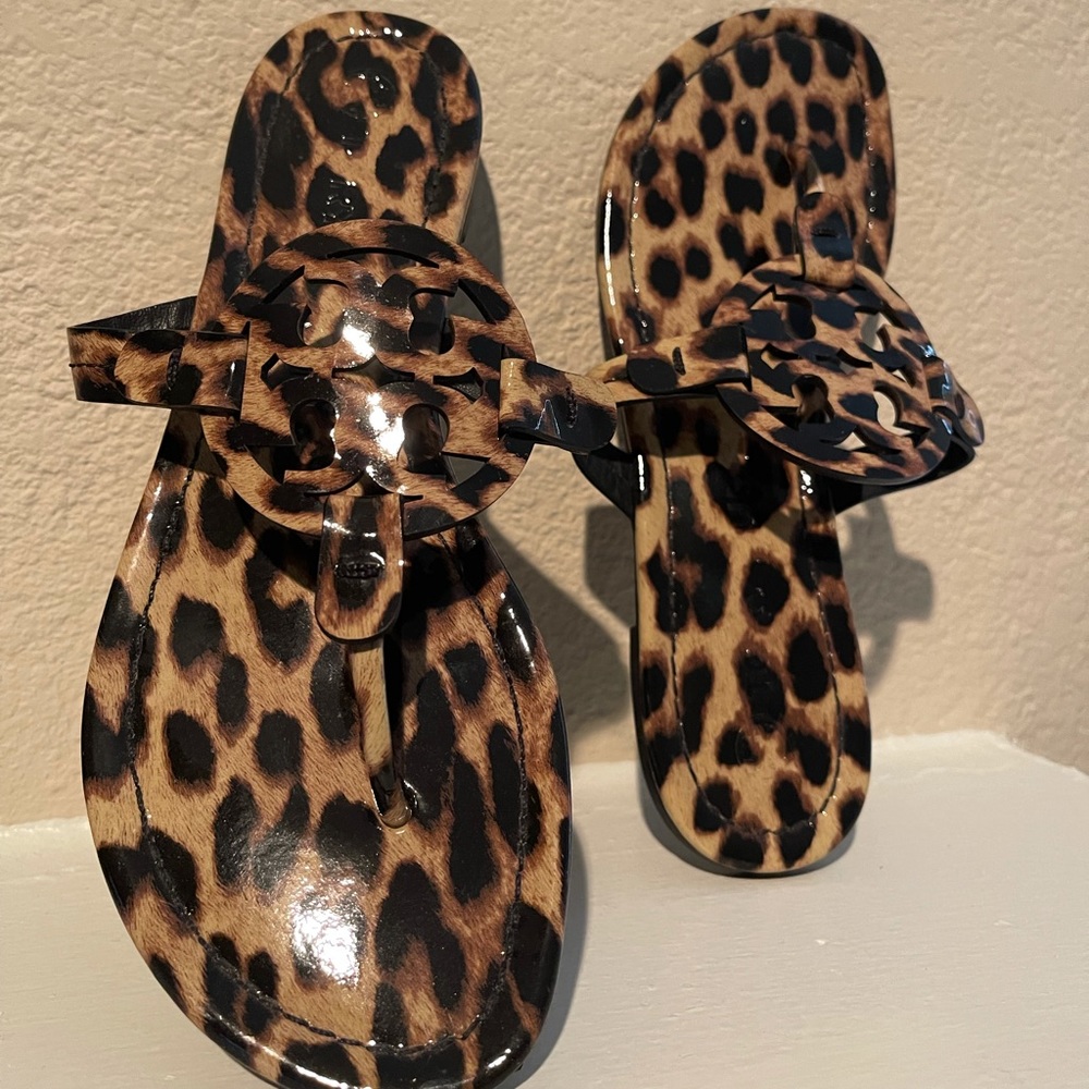 MILLER SANDAL, PRINTED PATENT LEATHER
